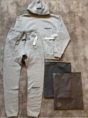 Essentials Fear of God dark oatmeal set sweatpants and hoodie
